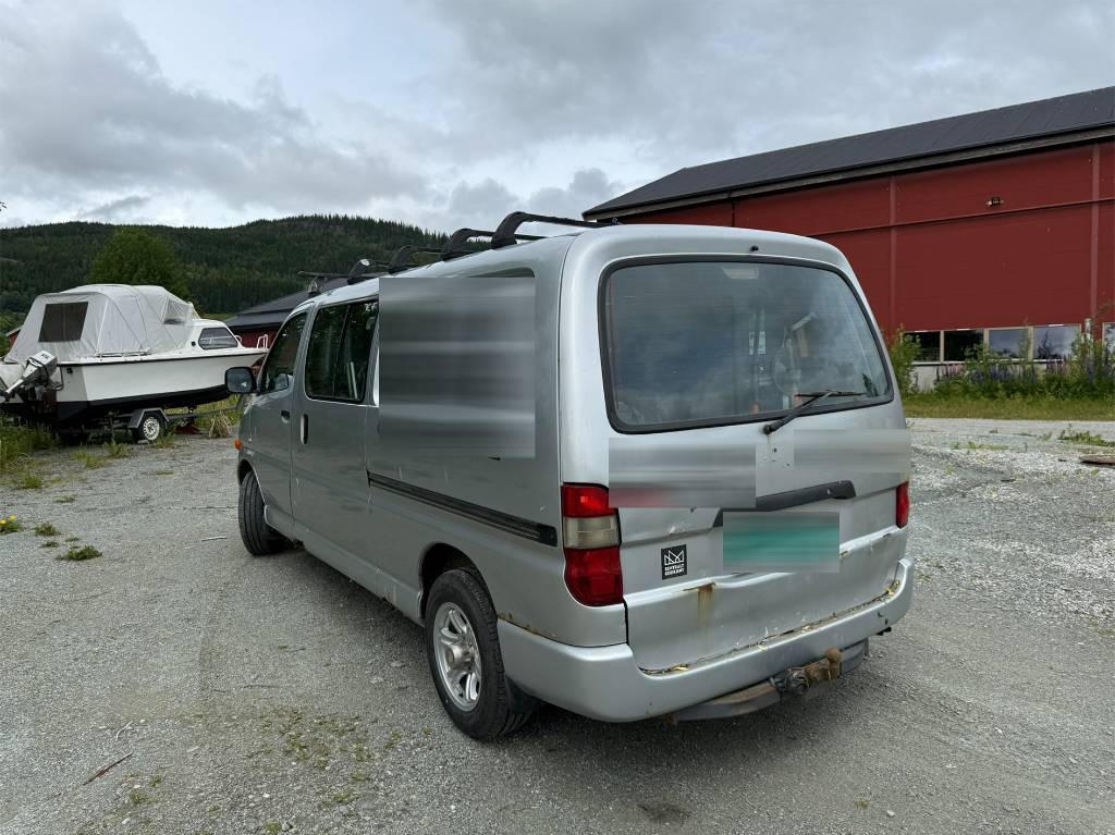 Toyota Hiace 4x4 - Furgão: foto 3 Toyota Hiace 4x4 - Furgão: foto 3