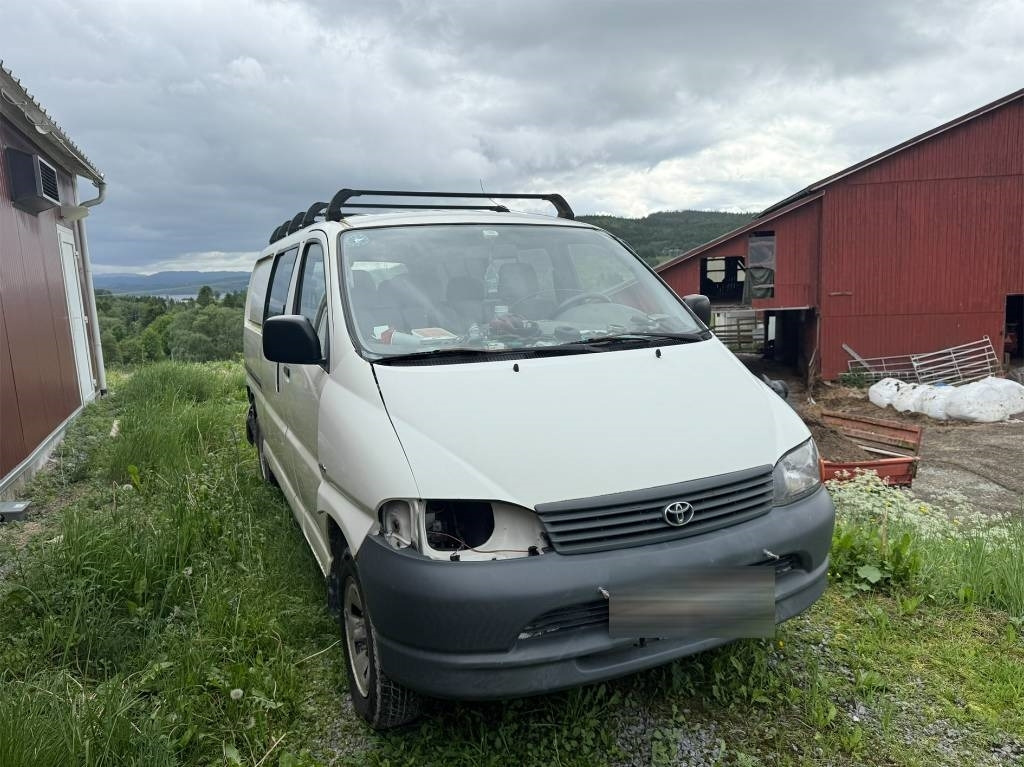 Toyota Hiace 4x4 - Furgão compacto: foto 2 Toyota Hiace 4x4 - Furgão compacto: foto 2