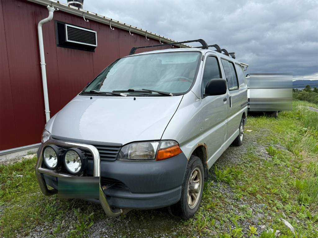 Toyota Hiace 4x4 - Furgão: foto 4 Toyota Hiace 4x4 - Furgão: foto 4