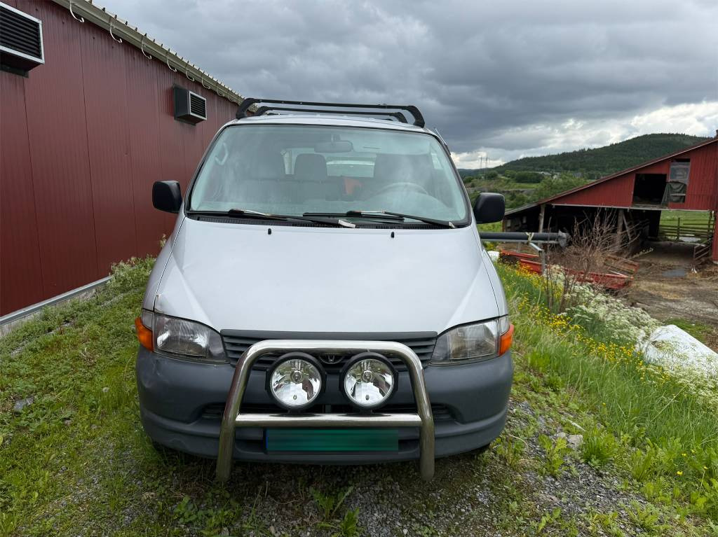 Toyota Hiace 4x4 - Furgão: foto 3 Toyota Hiace 4x4 - Furgão: foto 3