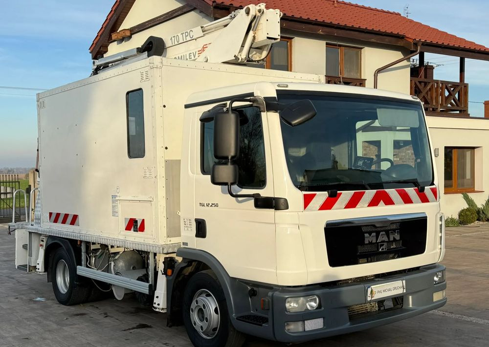 MAN TGL 12.250 - Caminhão com plataforma aérea: foto 2 MAN TGL 12.250 - Caminhão com plataforma aérea: foto 2