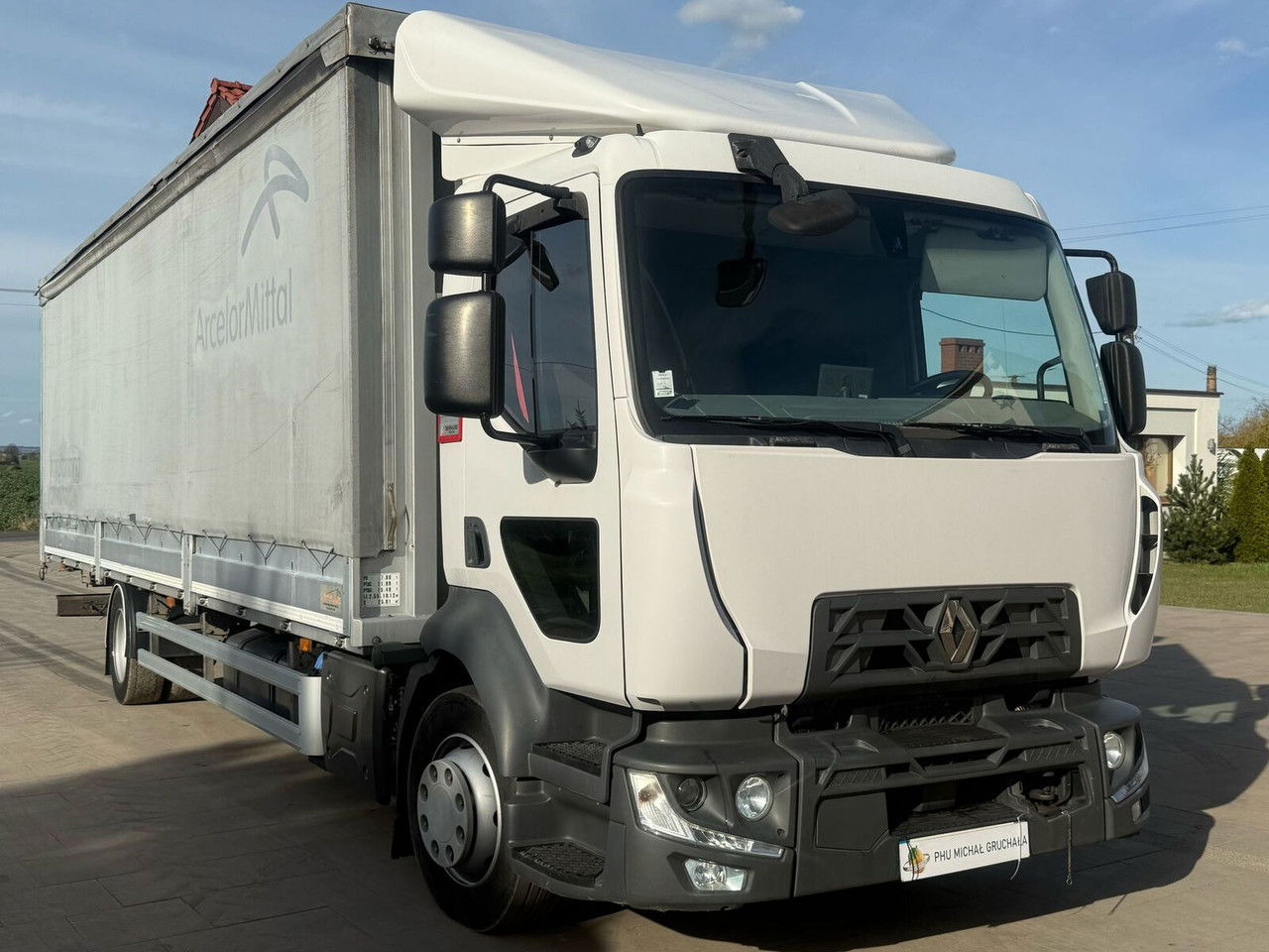 Renault D12 - Caminhão com lona: foto 1 Renault D12 - Caminhão com lona: foto 1