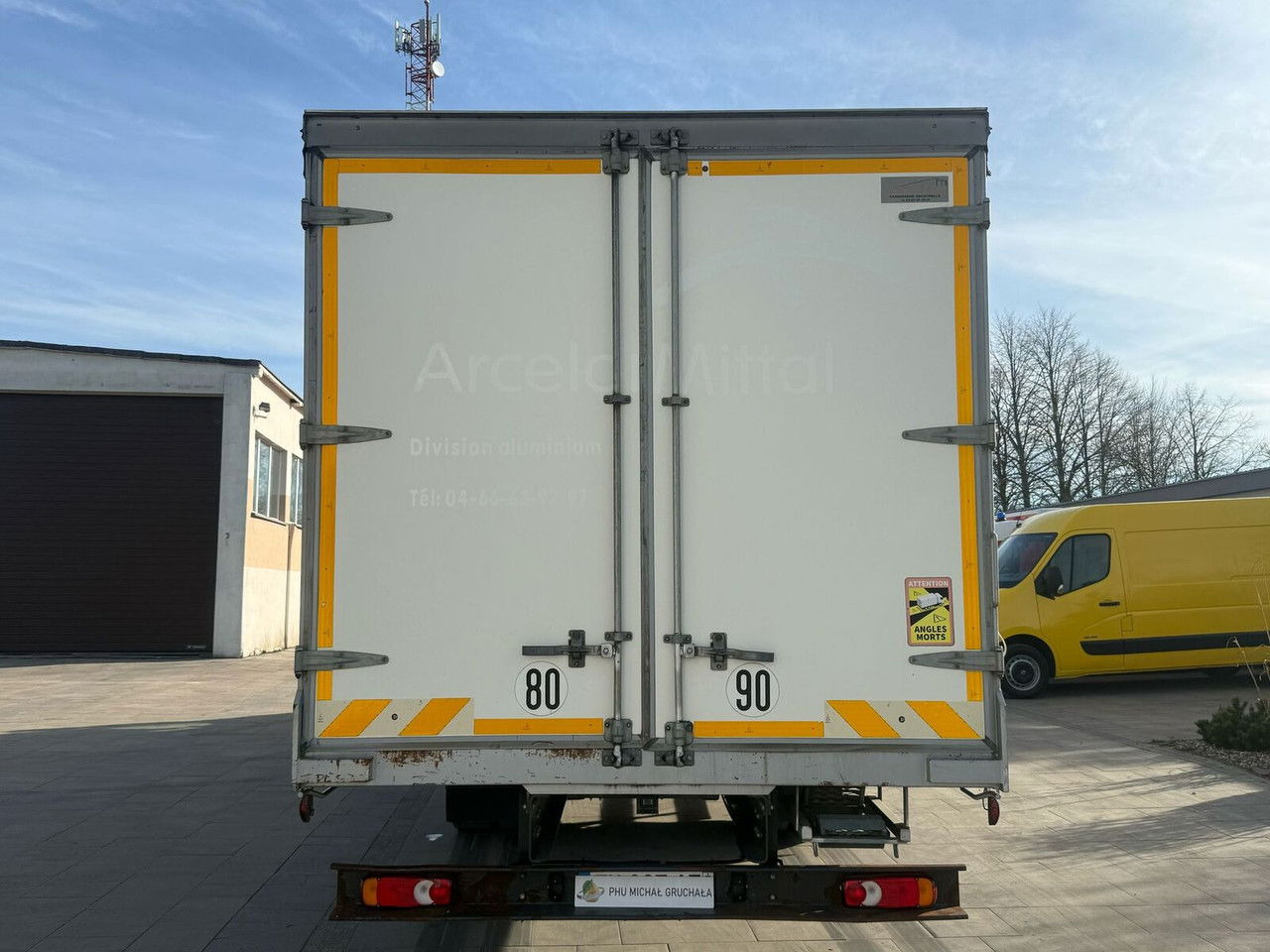 Caminhão com lona Renault D12: foto 7