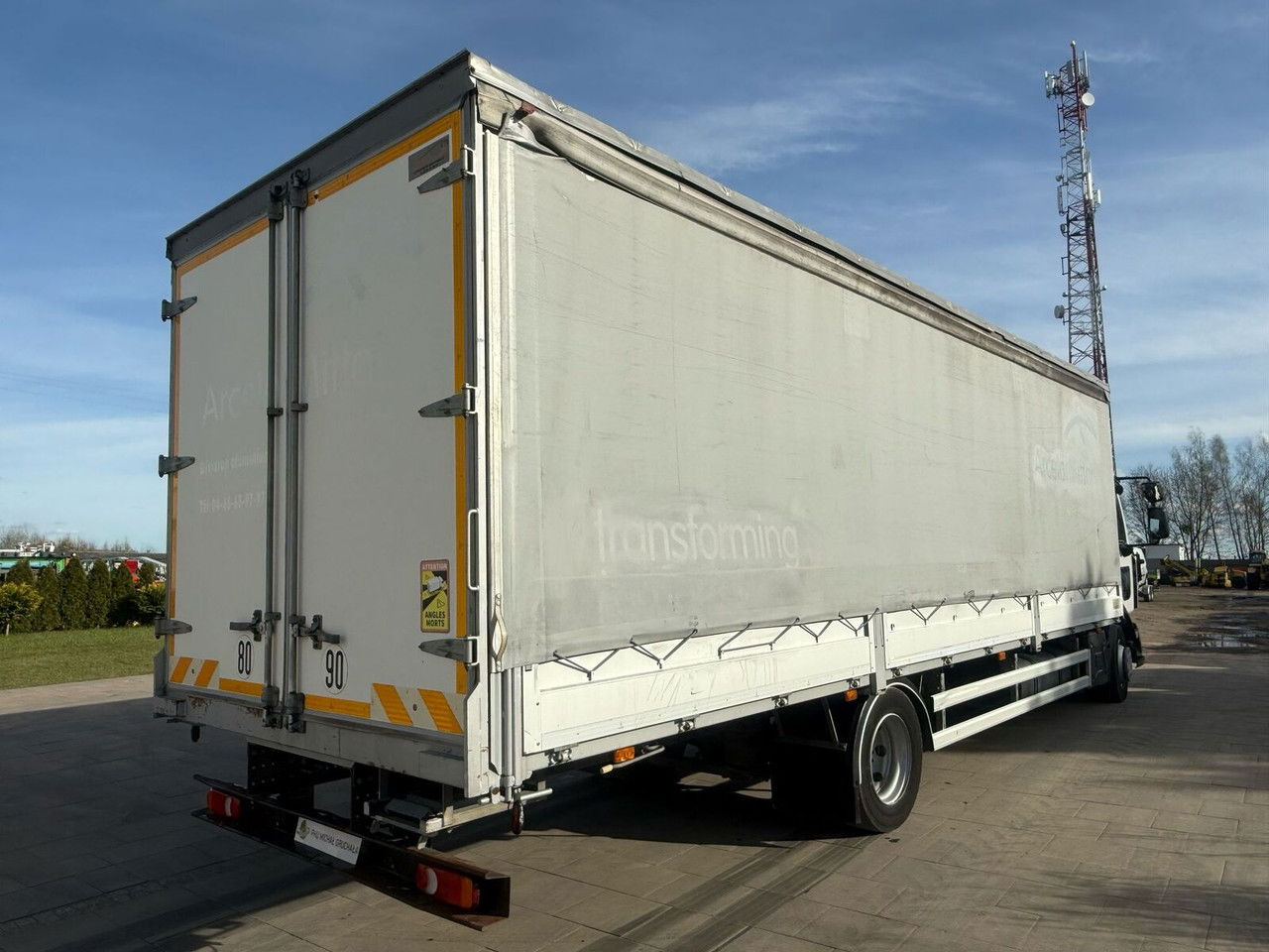 Caminhão com lona Renault D12: foto 8
