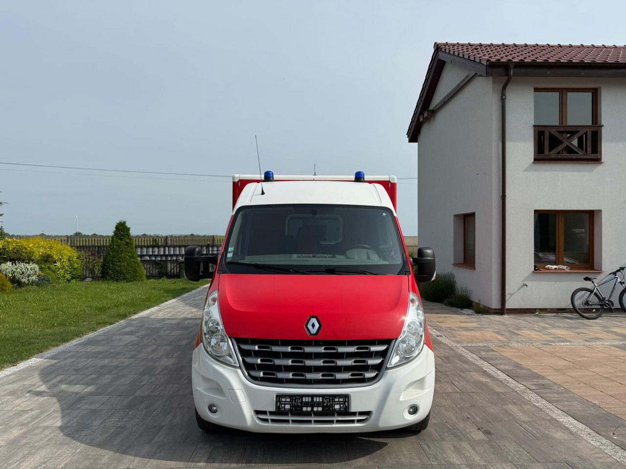 Renault Master Karetka Ambulans pogotowie kontenerowe - Ambulância: foto 2 Renault Master Karetka Ambulans pogotowie kontenerowe - Ambulância: foto 2