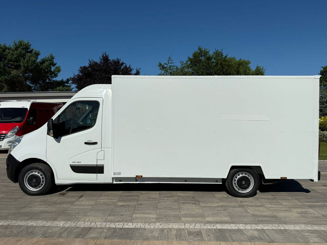 Renault Master Kontener niskopodłogowy Rampa najazdowa Sprowadzony Zarej - Carrinha de contentor: foto 5 Renault Master Kontener niskopodłogowy Rampa najazdowa Sprowadzony Zarej - Carrinha de contentor: foto 5