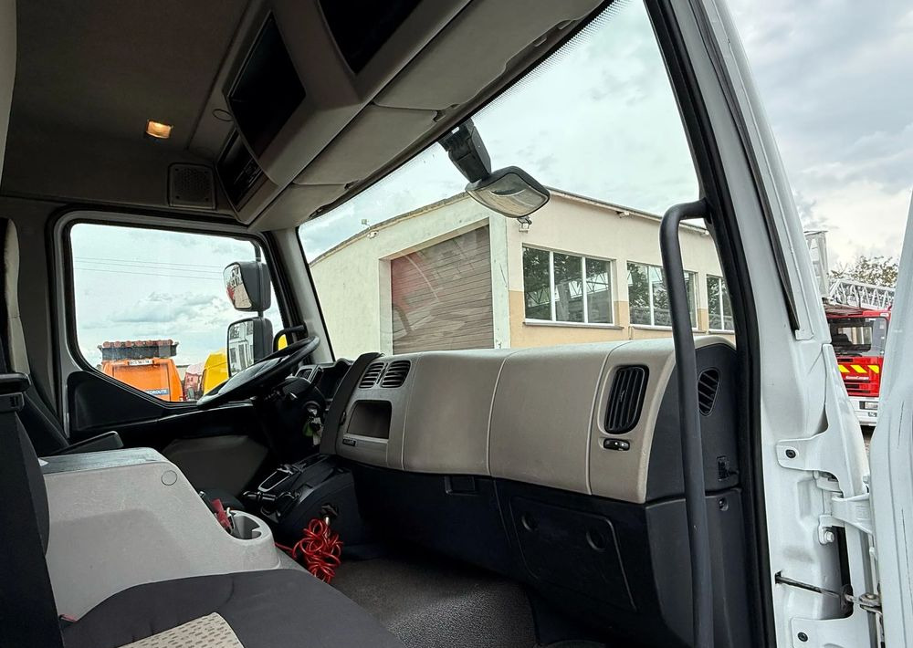 Caminhão frigorífico Renault Midlum 270 DXI: foto 12