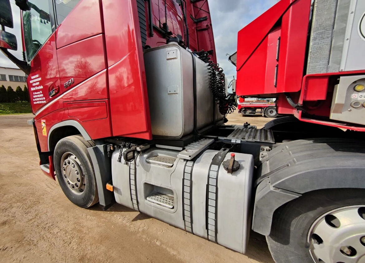 Volvo Volvo Nooteboom FH 16 650 FH 16 650 TIEFBETT EURO 38-02 - Tractor: foto 3 Volvo Volvo Nooteboom FH 16 650 FH 16 650 TIEFBETT EURO 38-02 - Tractor: foto 3