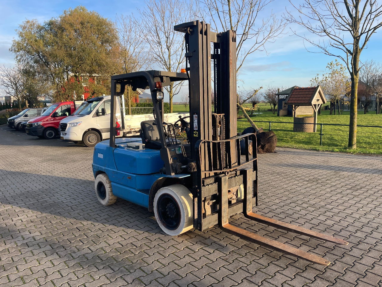 Nissan 3.5 tons diesel heftruck triplo 5.50m Hefhoogte 2000 uur  - Empilhadeira: foto 4 Nissan 3.5 tons diesel heftruck triplo 5.50m Hefhoogte 2000 uur  - Empilhadeira: foto 4