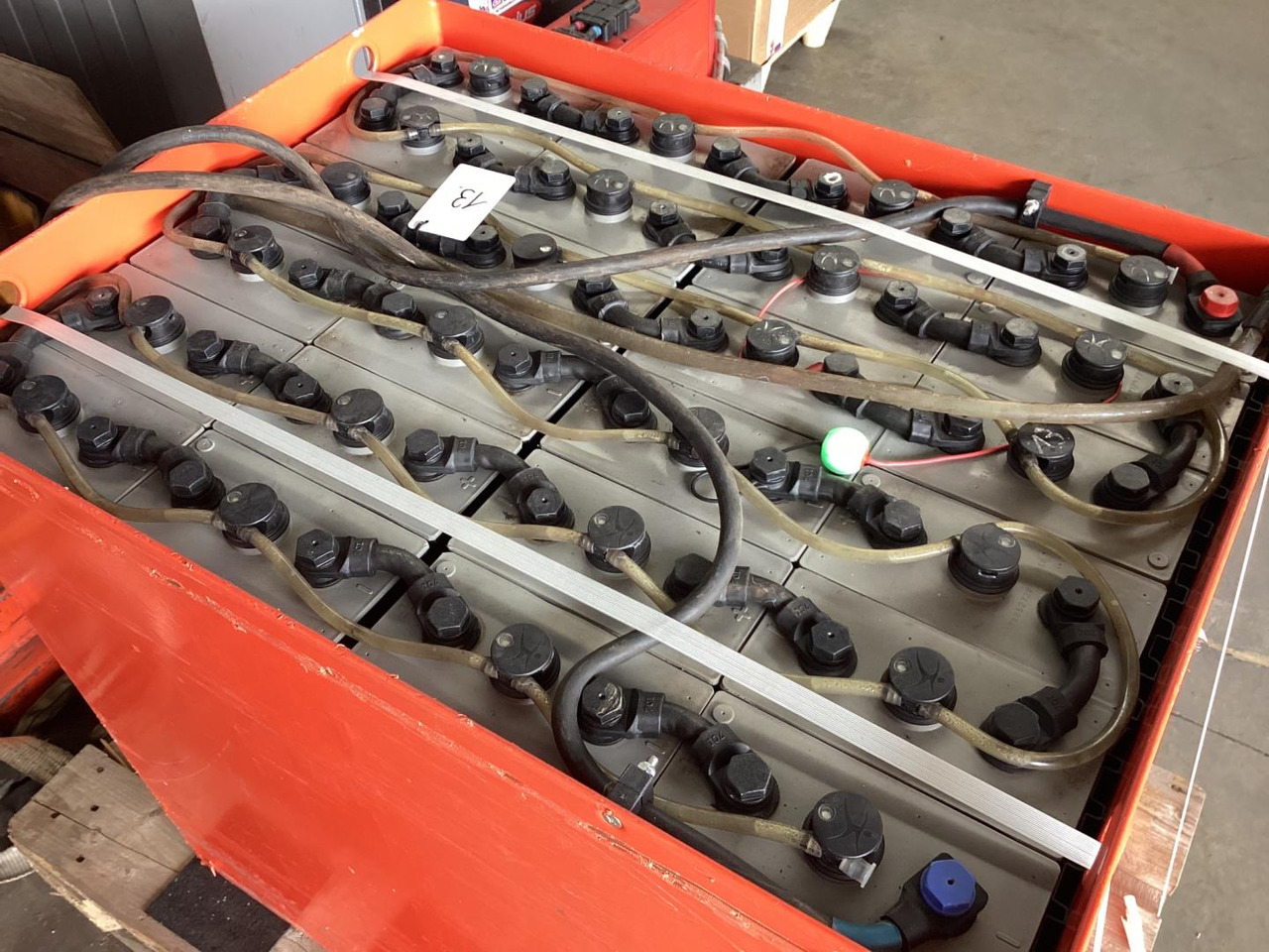 AIM 48V 5 PzS 775 - Bateria automotiva de Equipamento de movimentação: foto 1 AIM 48V 5 PzS 775 - Bateria automotiva de Equipamento de movimentação: foto 1