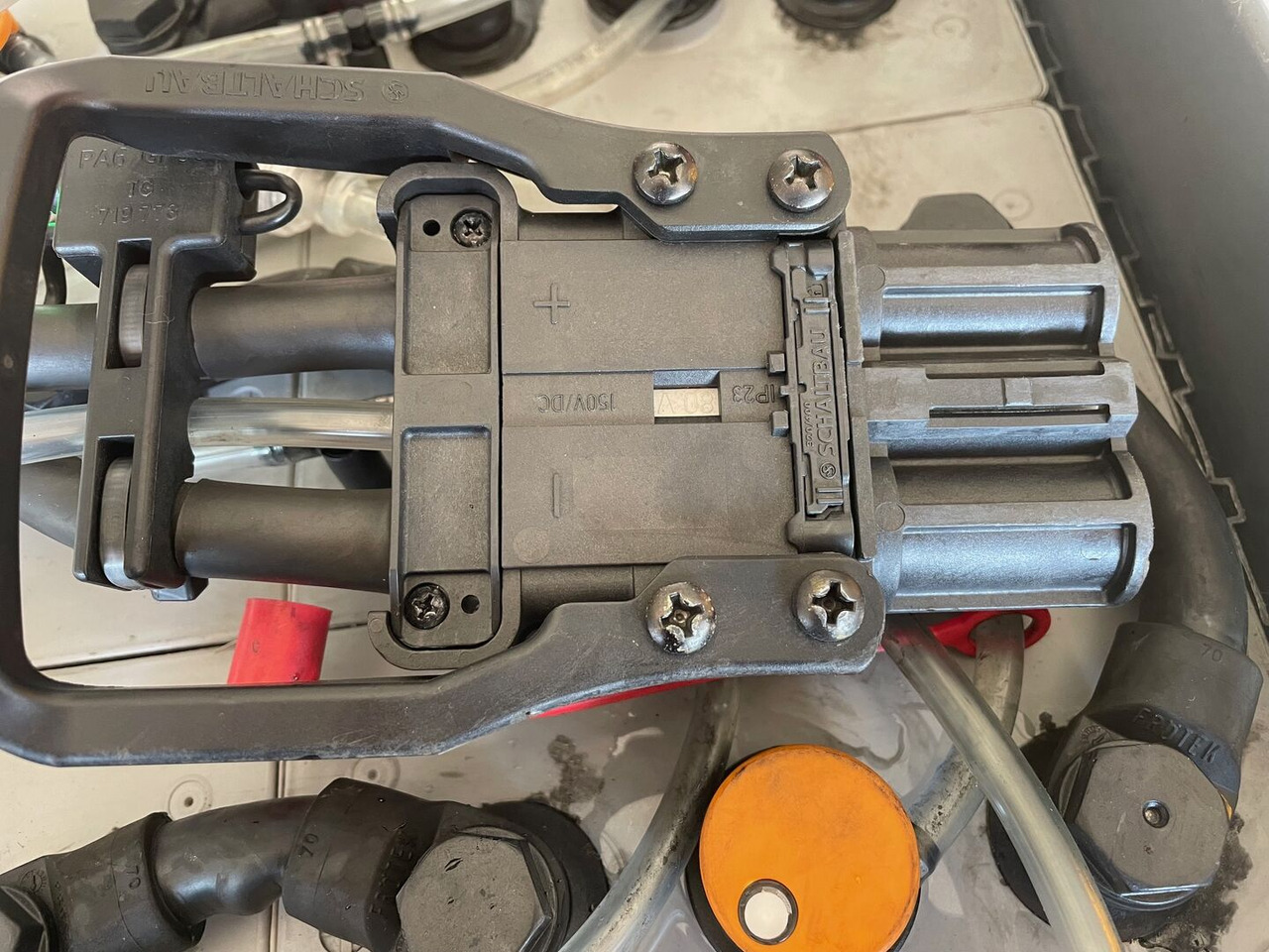 Exide 80V 6 PZS 930 - Bateria automotiva de Equipamento de movimentação: foto 4 Exide 80V 6 PZS 930 - Bateria automotiva de Equipamento de movimentação: foto 4