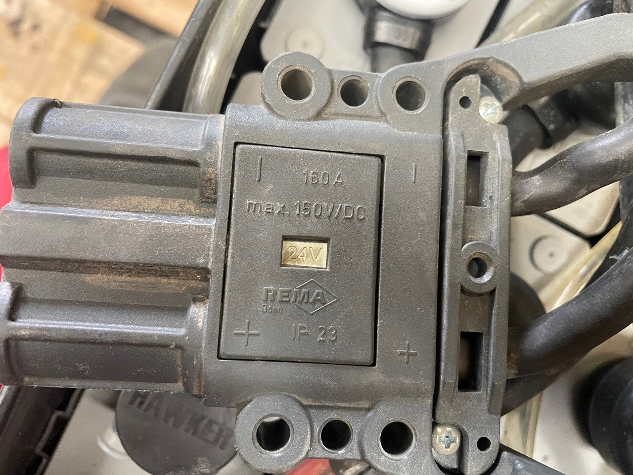 Hawker 24 Volt I 3 PZS 375 - Bateria automotiva de Equipamento de movimentação: foto 4 Hawker 24 Volt I 3 PZS 375 - Bateria automotiva de Equipamento de movimentação: foto 4