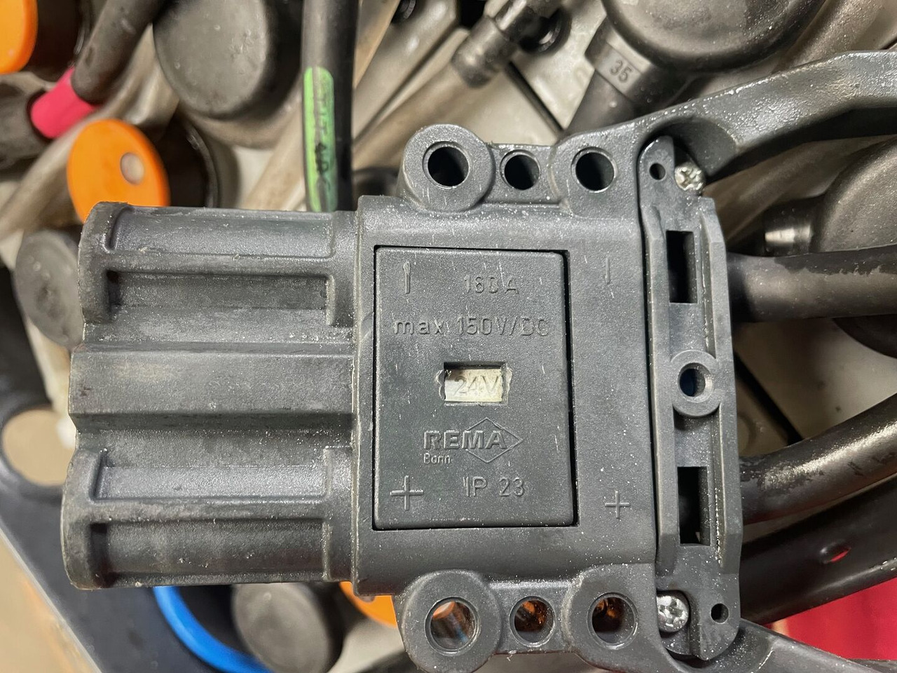 Hawker 24 Volt I 3 PZS 375 - Bateria automotiva de Equipamento de movimentação: foto 4 Hawker 24 Volt I 3 PZS 375 - Bateria automotiva de Equipamento de movimentação: foto 4