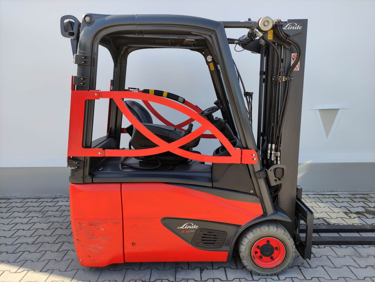 Linde E16-02-EVO-386 - Empilhadeira elétrica: foto 2 Linde E16-02-EVO-386 - Empilhadeira elétrica: foto 2