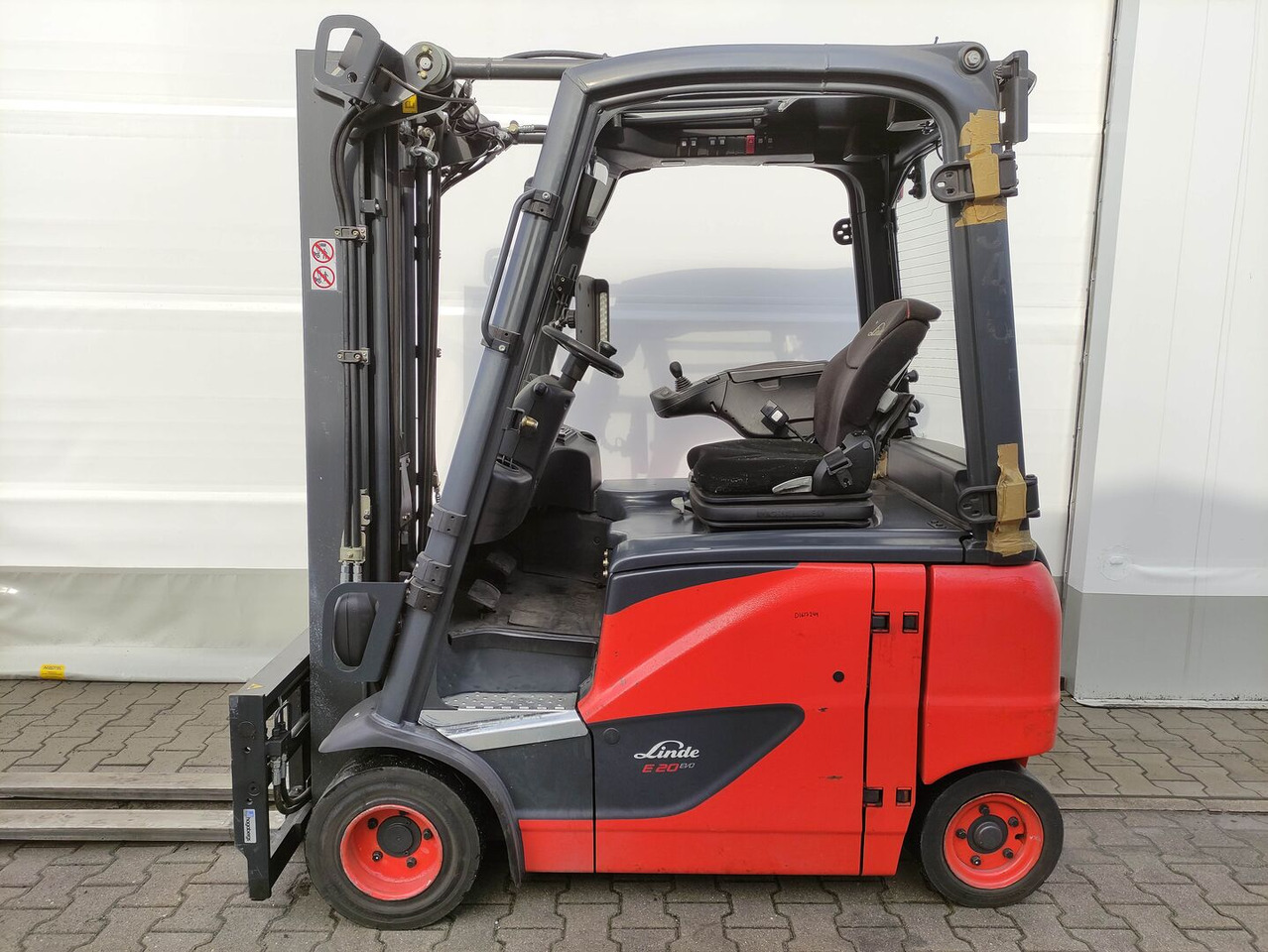 Linde E20PH-02-386 - Empilhadeira elétrica: foto 1 Linde E20PH-02-386 - Empilhadeira elétrica: foto 1