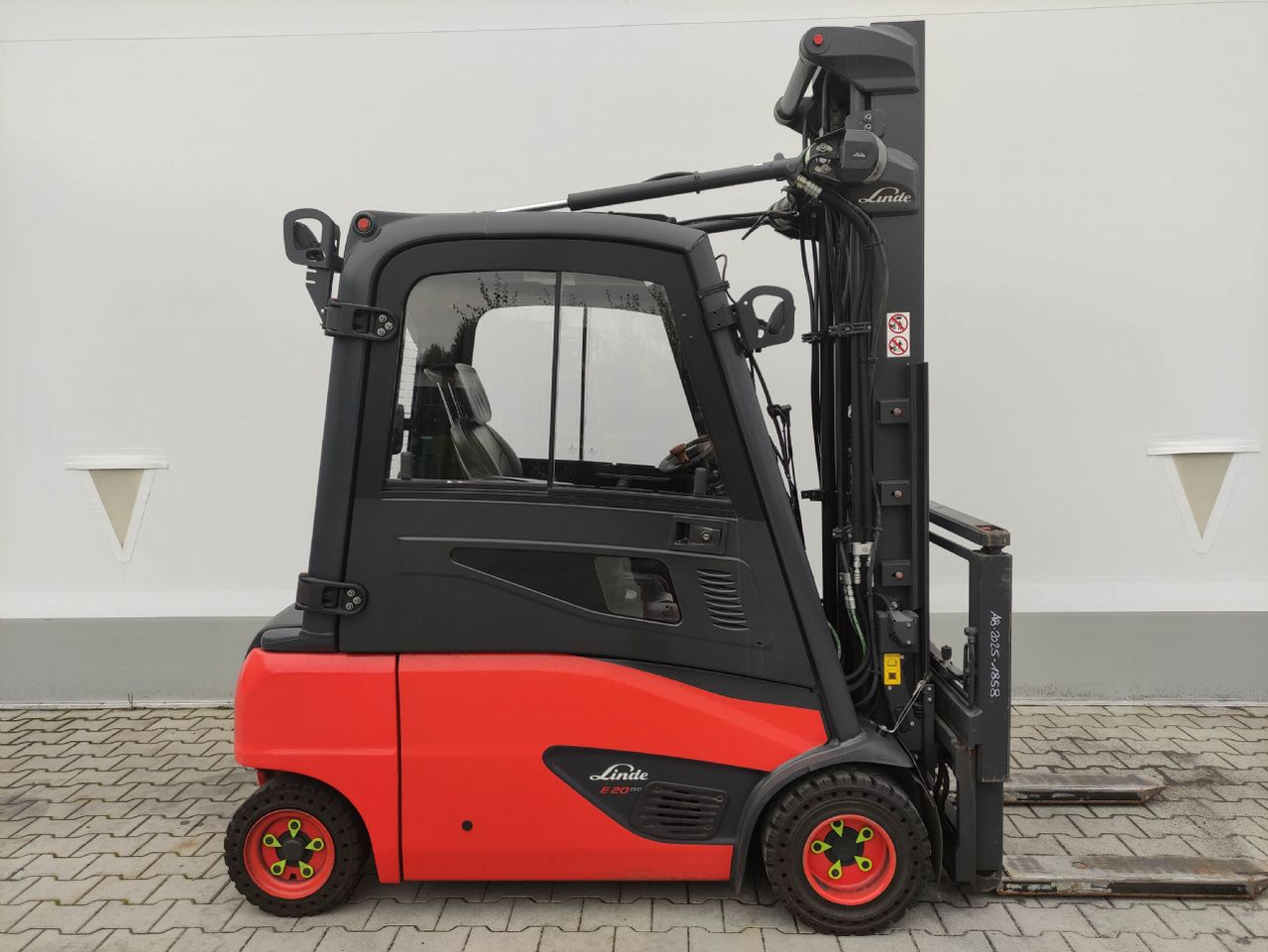 Linde E20PL-02-386 - Empilhadeira elétrica: foto 2 Linde E20PL-02-386 - Empilhadeira elétrica: foto 2