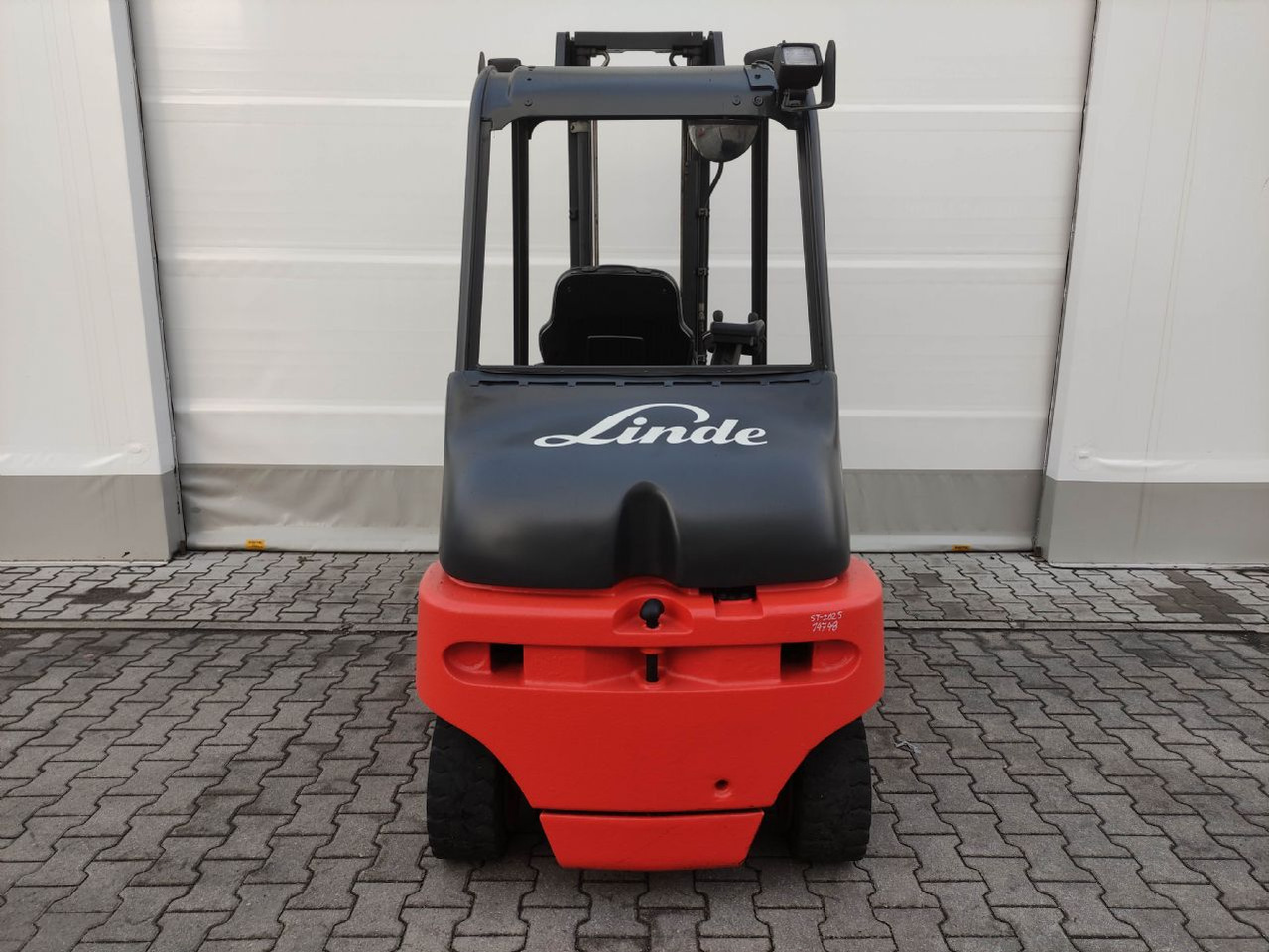 Linde E30-336-03 (LACK NEU) - Empilhadeira elétrica: foto 4 Linde E30-336-03 (LACK NEU) - Empilhadeira elétrica: foto 4