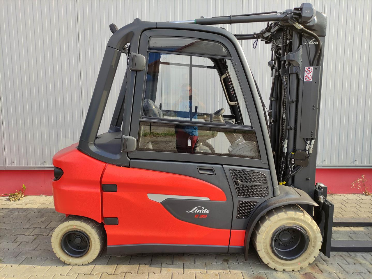 Linde E35L-01-1252 *inkl. Batterie NEU* - Empilhadeira elétrica: foto 2 Linde E35L-01-1252 *inkl. Batterie NEU* - Empilhadeira elétrica: foto 2