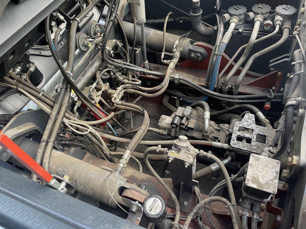 Linde HT160DS-1411 - Empilhadeira a diesel: foto 2 Linde HT160DS-1411 - Empilhadeira a diesel: foto 2