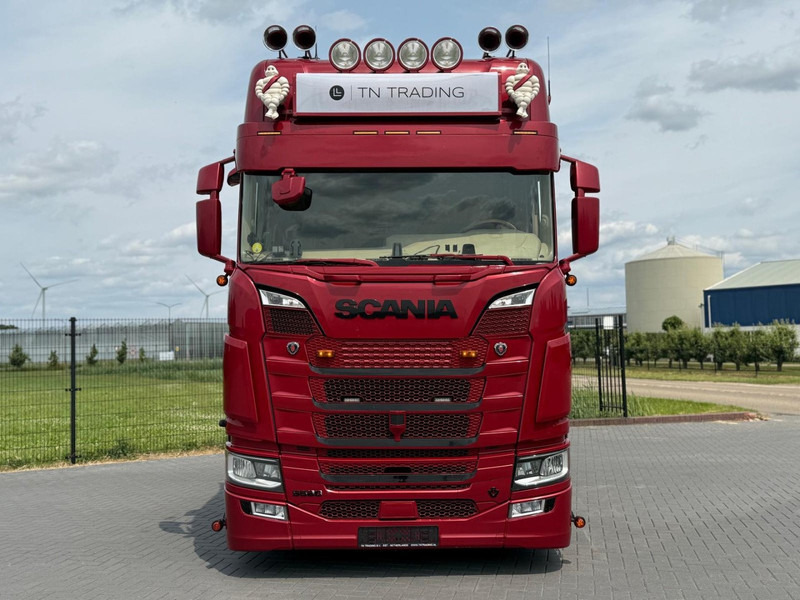 Scania S520 V8 NGS SHOWTRUCK, KLEP IN UITLAAT, 6X2/4, VOLLUCHT, RETARDER. - Tractor: foto 2 Scania S520 V8 NGS SHOWTRUCK, KLEP IN UITLAAT, 6X2/4, VOLLUCHT, RETARDER. - Tractor: foto 2