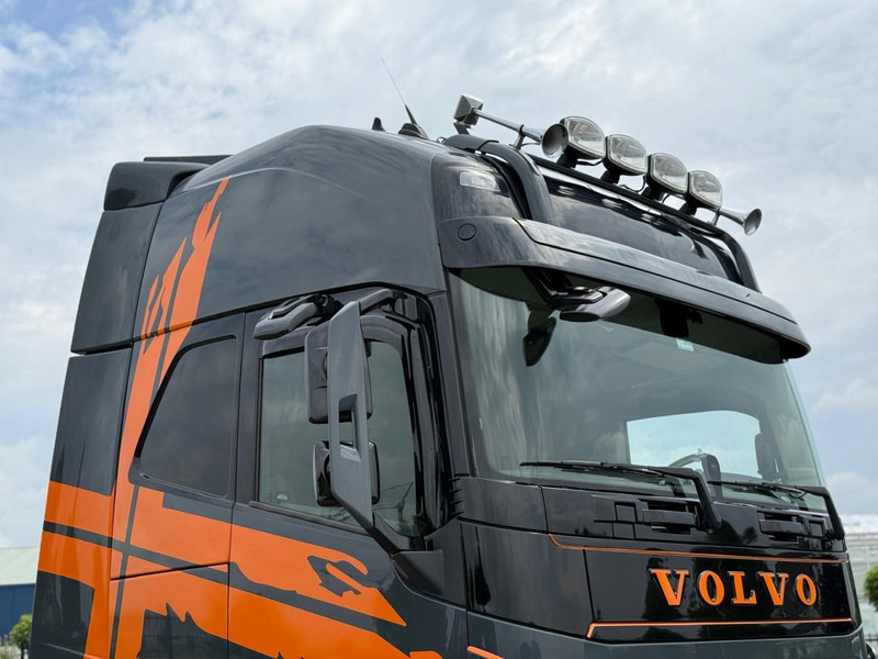 Volvo FH 13.500XL RETARDER, I-PARK COOL, 2 TANKS, XENON, SHOWTRUCK! - Tractor: foto 3 Volvo FH 13.500XL RETARDER, I-PARK COOL, 2 TANKS, XENON, SHOWTRUCK! - Tractor: foto 3