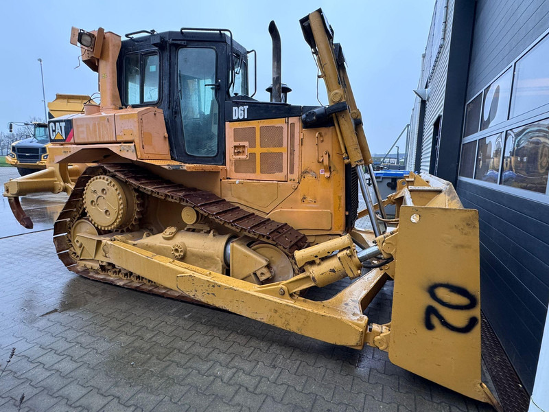 Caterpillar D6T - Buldôzer: foto 2 Caterpillar D6T - Buldôzer: foto 2