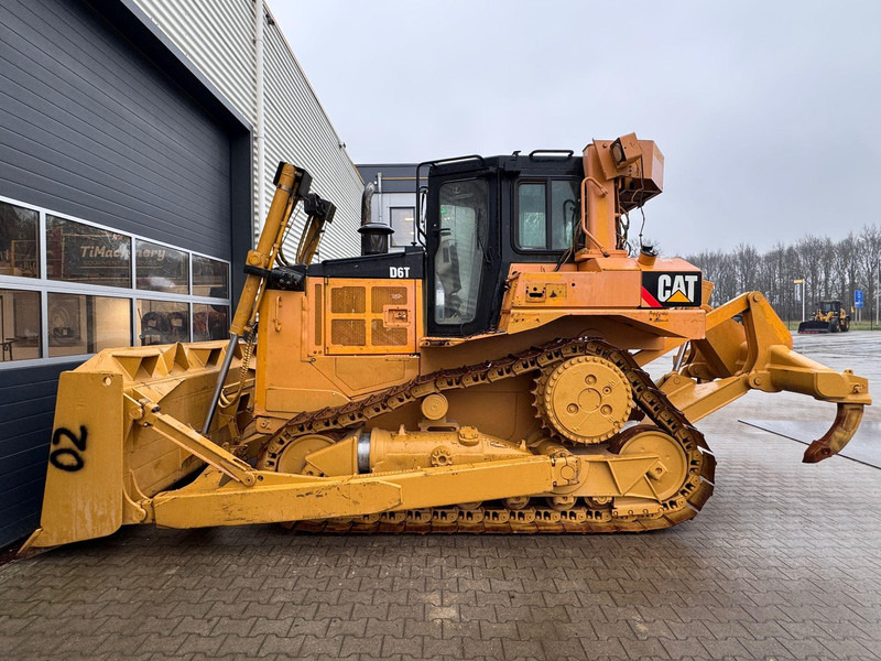Caterpillar D6T - Buldôzer: foto 1 Caterpillar D6T - Buldôzer: foto 1