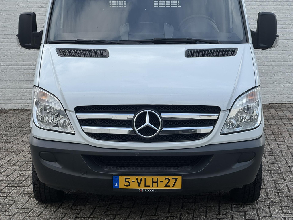 Mercedes-Benz Sprinter-213 2.2 CDI 366 DC 2x Schuifdeur Airco Imperiaal Treeplank Trekhaak 3 Zitplaatsen - Furgão: foto 3 Mercedes-Benz Sprinter-213 2.2 CDI 366 DC 2x Schuifdeur Airco Imperiaal Treeplank Trekhaak 3 Zitplaatsen - Furgão: foto 3