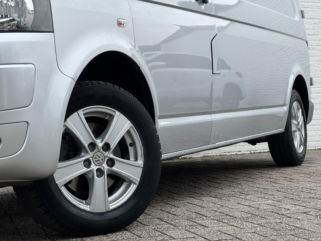 Volkswagen Transporter-2.0 TDI L2H3 Trekhaak Airco Navigatie Parrot Lat om Lat betimmering - Furgão: foto 4 Volkswagen Transporter-2.0 TDI L2H3 Trekhaak Airco Navigatie Parrot Lat om Lat betimmering - Furgão: foto 4