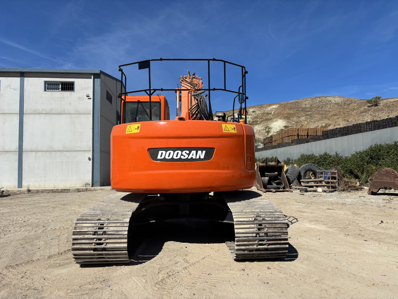 DOOSAN DX235LCR - Escavadora de rastos: foto 4 DOOSAN DX235LCR - Escavadora de rastos: foto 4