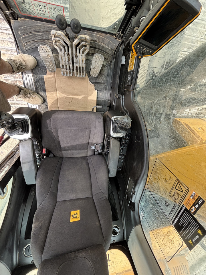 Escavadora de rastos JCB JS220LC: foto 12 Escavadora de rastos JCB JS220LC: foto 12