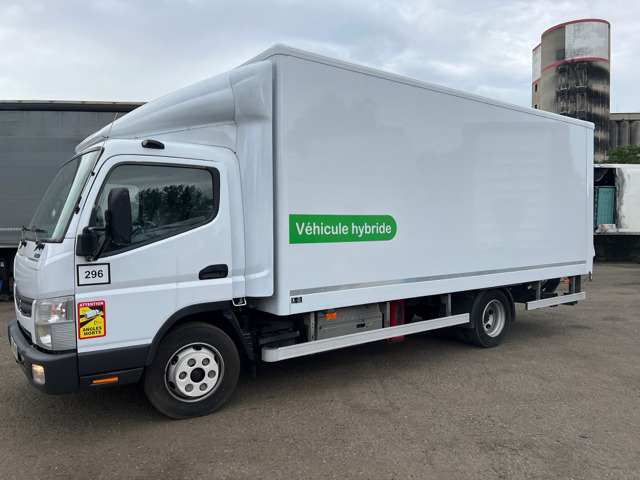 FUSO CANTER - Caminhão furgão: foto 5 FUSO CANTER - Caminhão furgão: foto 5