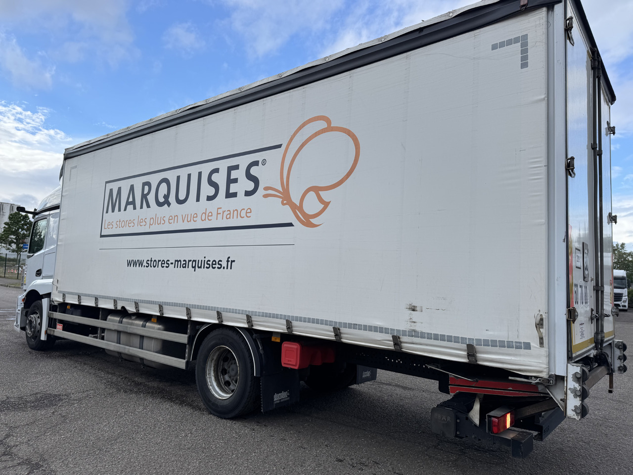 MERCEDES-BENZ Actros - Caminhão com lona: foto 3 MERCEDES-BENZ Actros - Caminhão com lona: foto 3