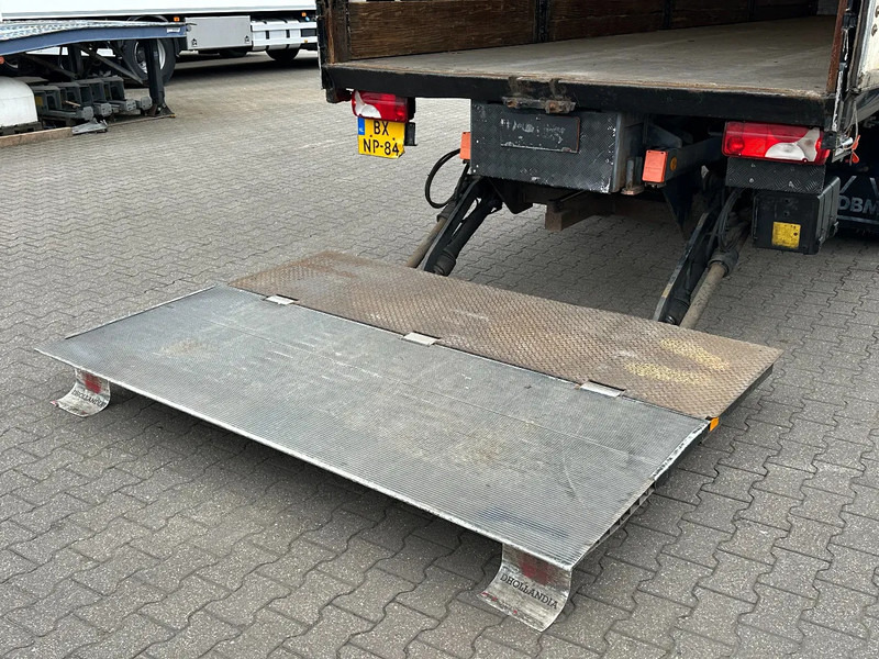 Scania R270 4x2 Schuifzeil / Laadklep / Euro 4 - Caminhão com lona: foto 5 Scania R270 4x2 Schuifzeil / Laadklep / Euro 4 - Caminhão com lona: foto 5