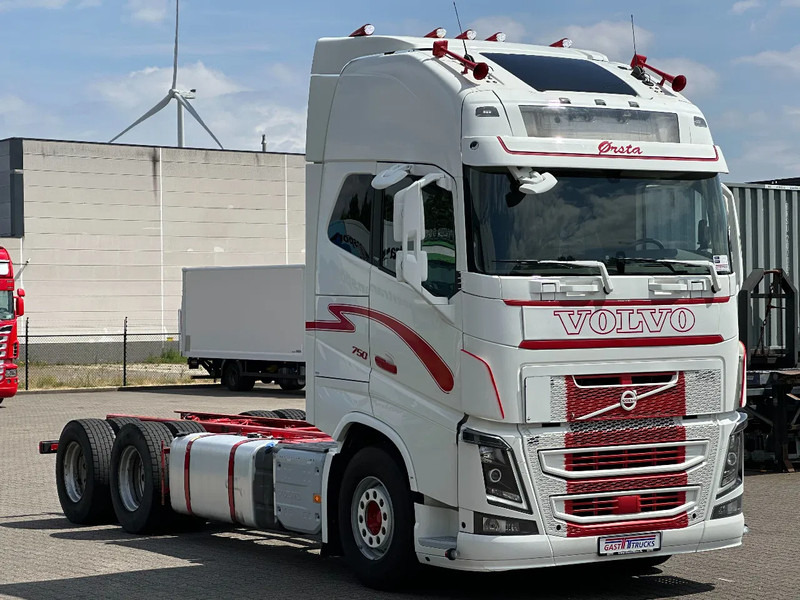 Volvo FH 16.750 6x4 Globe XL Chassis Retarder 4.30 Wb Full Air - Caminhão chassi: foto 2 Volvo FH 16.750 6x4 Globe XL Chassis Retarder 4.30 Wb Full Air - Caminhão chassi: foto 2