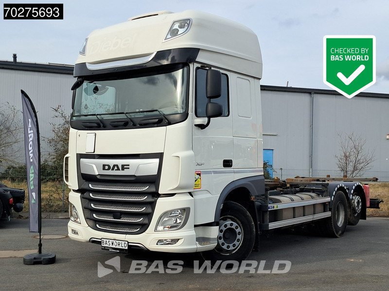 DAF XF 450 6X2 FAN SSC Retarder Lift-Lenkachse ACC Euro 6 - Caminhão transportador de contêineres/ Caixa móvel: foto 1 DAF XF 450 6X2 FAN SSC Retarder Lift-Lenkachse ACC Euro 6 - Caminhão transportador de contêineres/ Caixa móvel: foto 1