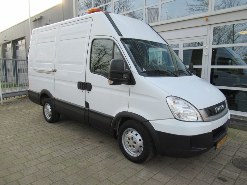 Iveco Daily 2.3 Agile 29L12V EURO4 L2H2 Werkplaats - Furgão compacto: foto 4 Iveco Daily 2.3 Agile 29L12V EURO4 L2H2 Werkplaats - Furgão compacto: foto 4