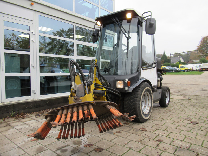 LM TRAC 286 Werktuigdrager - Varredora urbana: foto 3 LM TRAC 286 Werktuigdrager - Varredora urbana: foto 3