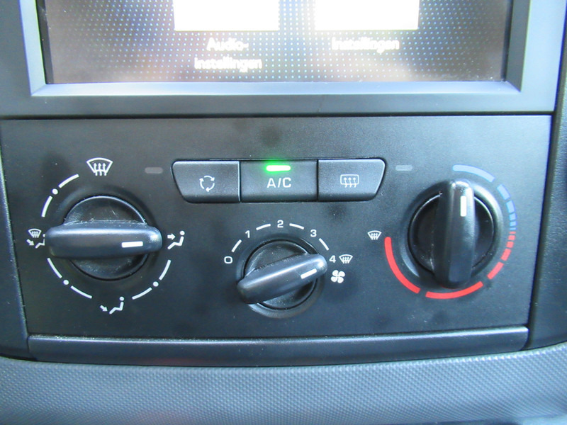 Furgão compacto Peugeot Partner 120 1.6 BlueHDi 73KW L1Pro Automaat Galicia: foto 11