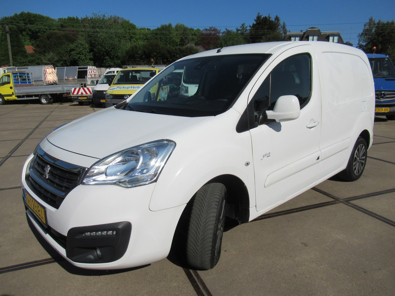Furgão compacto Peugeot Partner 120 1.6 BlueHDi 73KW L1Pro Automaat Galicia: foto 7