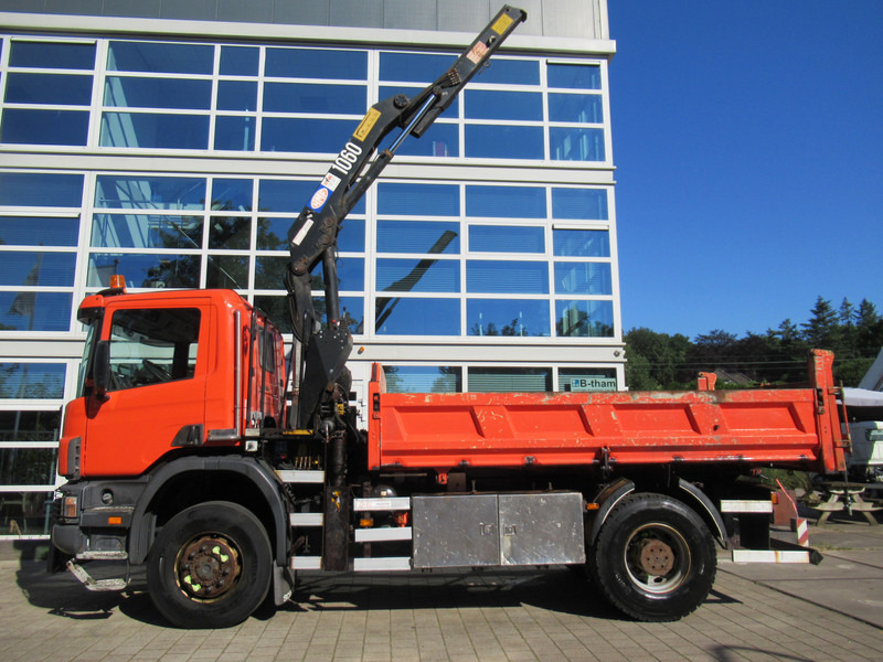 Scania P 114 CB 4x4 HZ 340 3-W. Tipper - 3-S. Kipper + HMF 1063 Crane Kran - Caminhão basculante, Caminhão grua: foto 4 Scania P 114 CB 4x4 HZ 340 3-W. Tipper - 3-S. Kipper + HMF 1063 Crane Kran - Caminhão basculante, Caminhão grua: foto 4