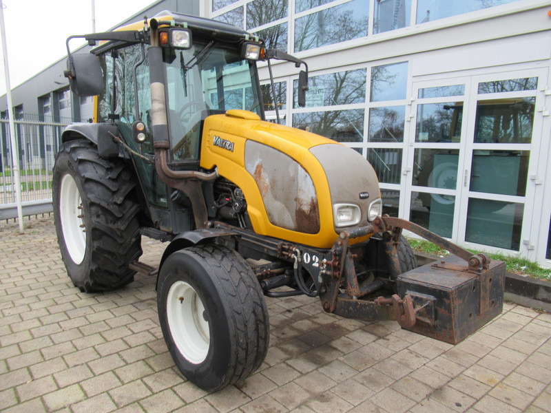 Valtra A75 4x2 + Fronthef VALMET - Trator: foto 3 Valtra A75 4x2 + Fronthef VALMET - Trator: foto 3