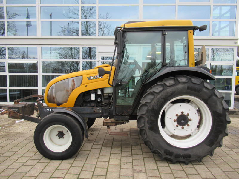 Valtra A75 4x2 + Fronthef VALMET - Trator: foto 2 Valtra A75 4x2 + Fronthef VALMET - Trator: foto 2
