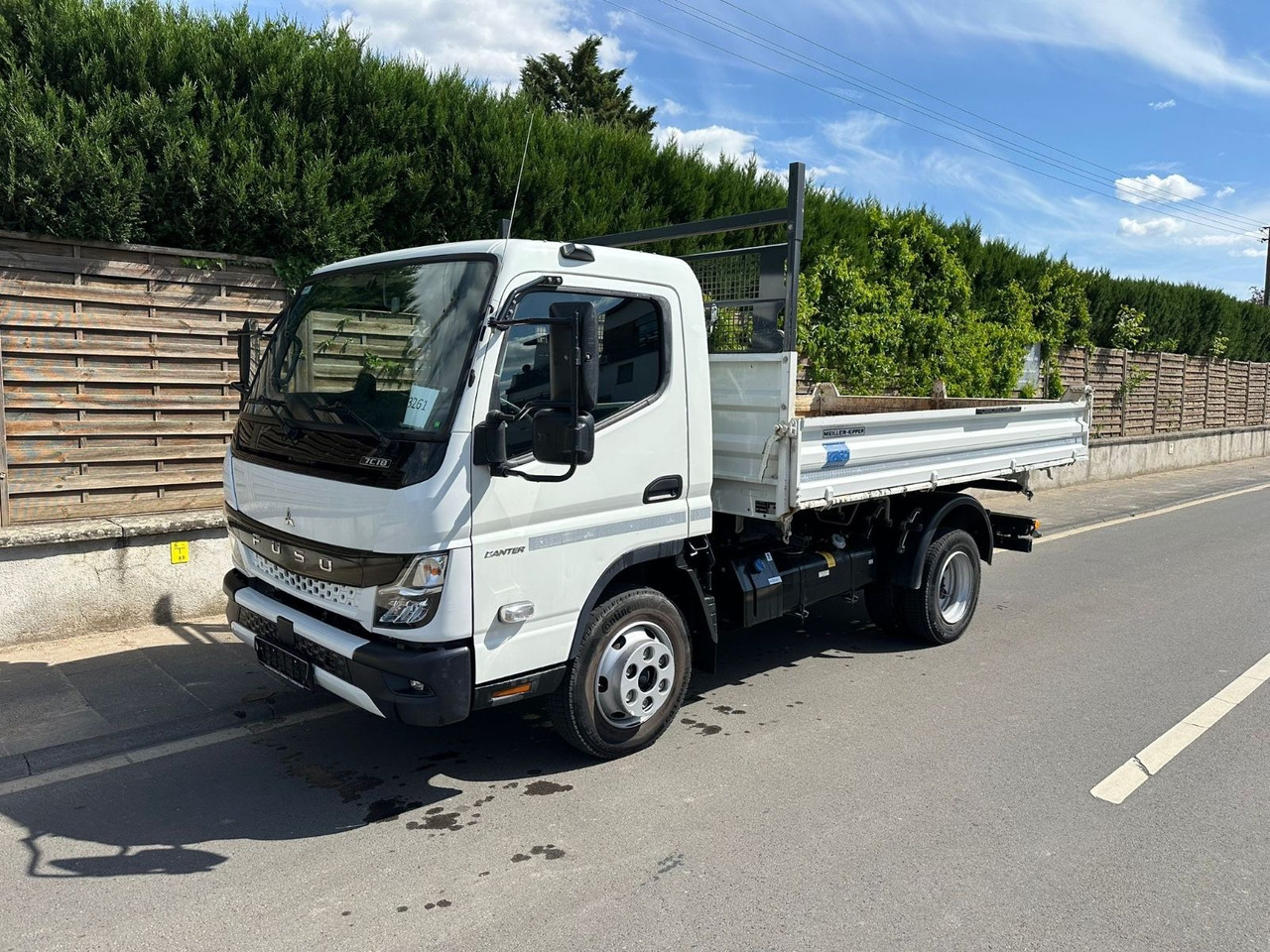 FUSO Canter 7C18/Meiller 3-S-K*Top-Deal!* - Furgão basculante: foto 1 FUSO Canter 7C18/Meiller 3-S-K*Top-Deal!* - Furgão basculante: foto 1