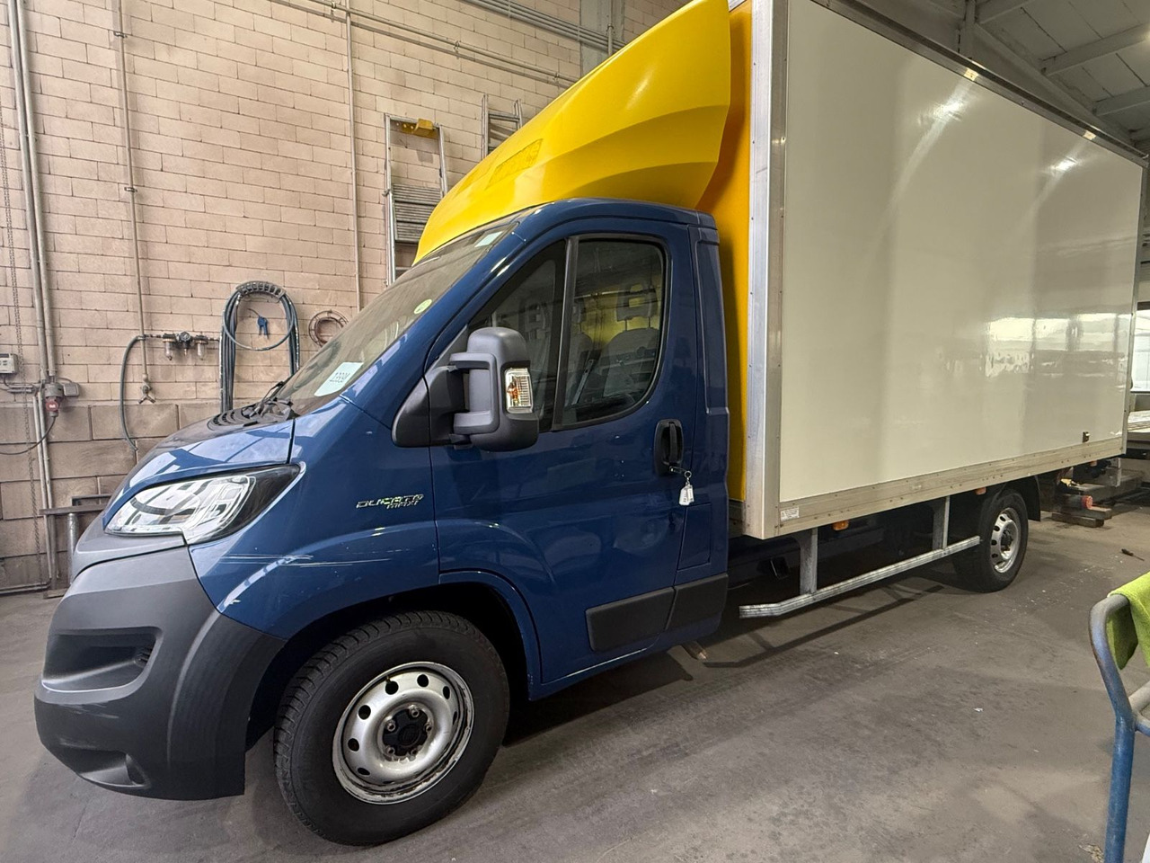 Fiat Ducato CC Maxi 3.5 2.3MJT, Koffer, Lbw - Carrinha de contentor: foto 1 Fiat Ducato CC Maxi 3.5 2.3MJT, Koffer, Lbw - Carrinha de contentor: foto 1