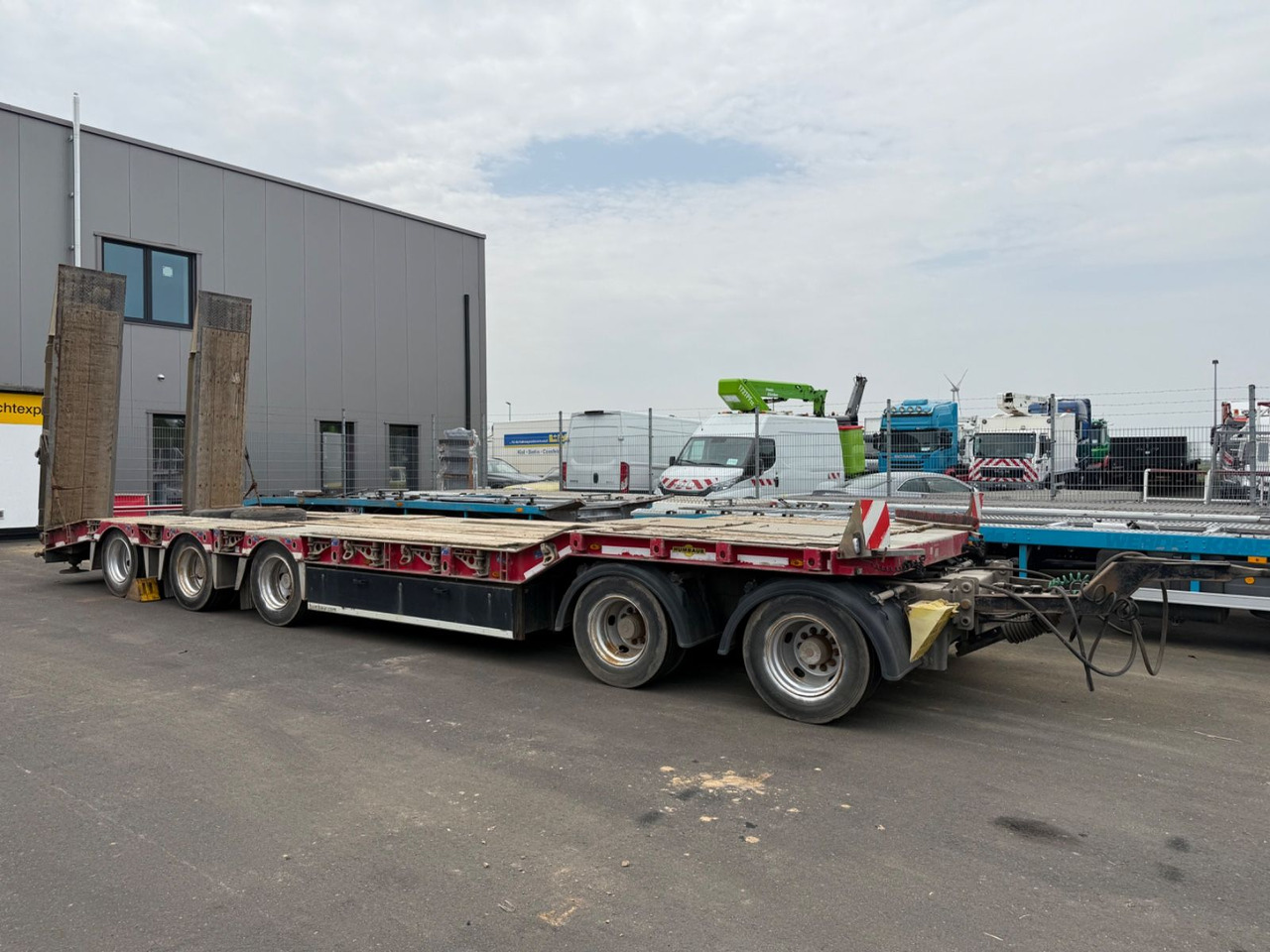 Humbaur 5-Achs Tieflader / Lift- und Lenkachse/ 50 to - Reboque baixa: foto 1 Humbaur 5-Achs Tieflader / Lift- und Lenkachse/ 50 to - Reboque baixa: foto 1