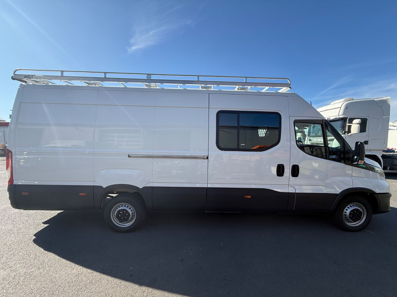 Iveco Daily 35S14 Maxi/CNG/2.700km!/Ahk/LIKE NEW! - Furgão: foto 5 Iveco Daily 35S14 Maxi/CNG/2.700km!/Ahk/LIKE NEW! - Furgão: foto 5
