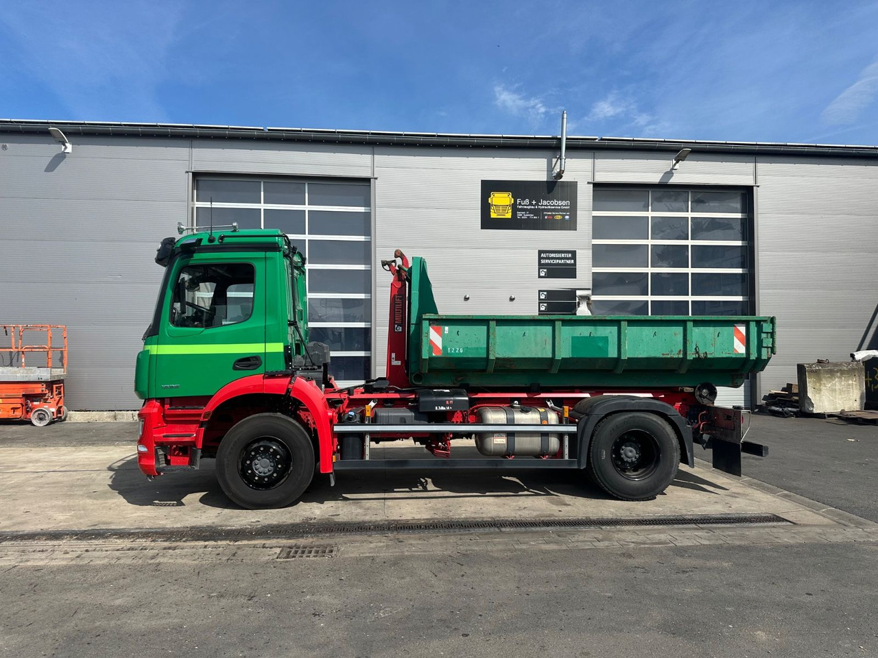 Mercedes-Benz Arocs 1836/10,7L/Hiab Ultima 14S/4x2/Autom. - Caminhão polibenne: foto 2 Mercedes-Benz Arocs 1836/10,7L/Hiab Ultima 14S/4x2/Autom. - Caminhão polibenne: foto 2