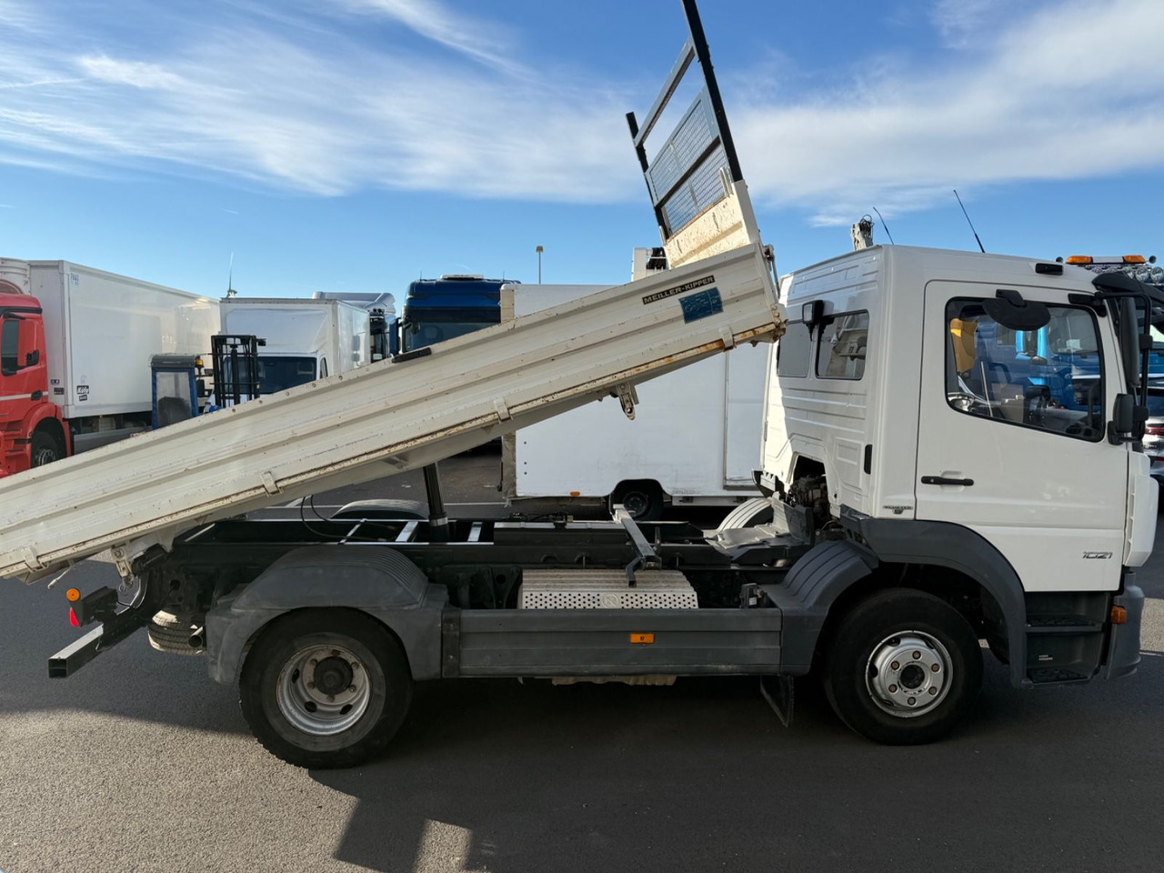 Mercedes-Benz Atego 3 4x2 1021 Meiller, Ahk, Klima, Tüv neu - Caminhão basculante: foto 4 Mercedes-Benz Atego 3 4x2 1021 Meiller, Ahk, Klima, Tüv neu - Caminhão basculante: foto 4