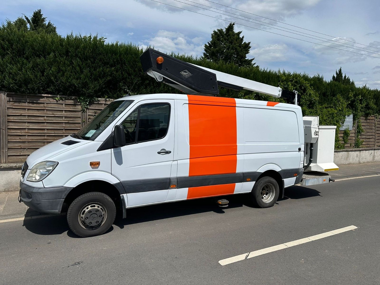 Mercedes-Benz Sprinter 515 CDI 4X4 13,2m Versailift ET-38-LFHD - Caminhão com plataforma aérea: foto 1 Mercedes-Benz Sprinter 515 CDI 4X4 13,2m Versailift ET-38-LFHD - Caminhão com plataforma aérea: foto 1